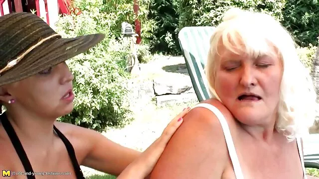 Bondage de cuerda apretada videos de sexo audio latino y saco en la cabeza para la sumisa Lola
