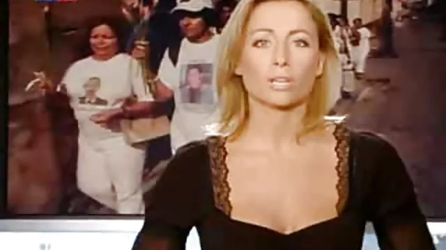Crown sexo gratis en latino Princess y un negro (¡Sexo en un sofá!)