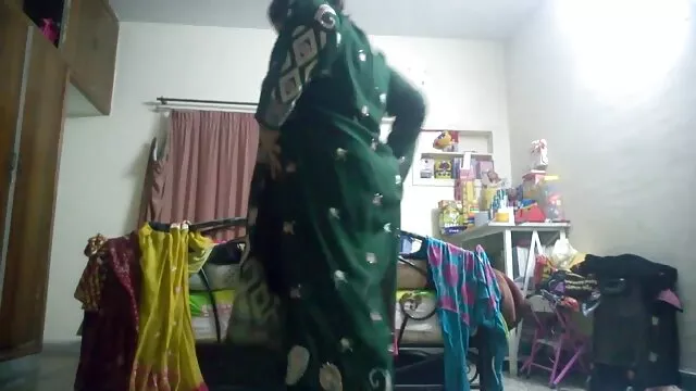 Abuela cachonda masturbándose con consolador videos porno gratis en español latino