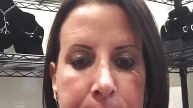 Nena caliente y una gran polla hentay latino