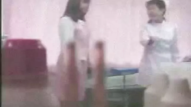 La abuela altamente sexuada Sandie frota su clítoris perforado videos porno gratis en latino